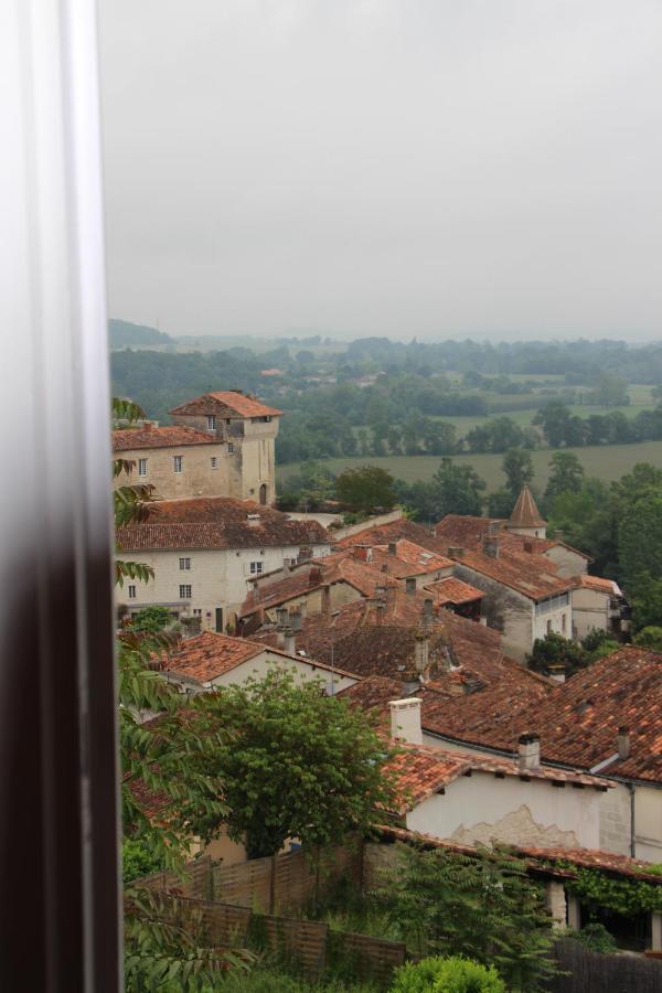 Grange Bleuet Bed and Breakfast Aubeterre-sur-Dronne Eksteriør billede