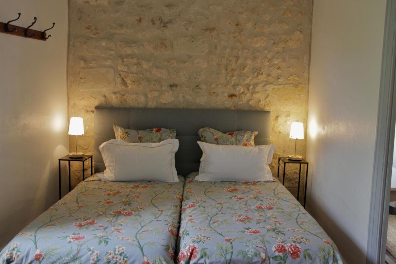 Grange Bleuet Bed and Breakfast Aubeterre-sur-Dronne Eksteriør billede