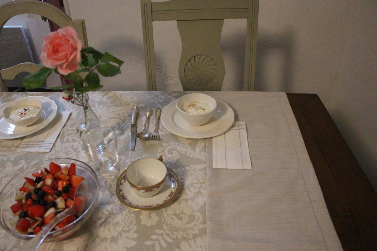 Grange Bleuet Bed and Breakfast Aubeterre-sur-Dronne Eksteriør billede